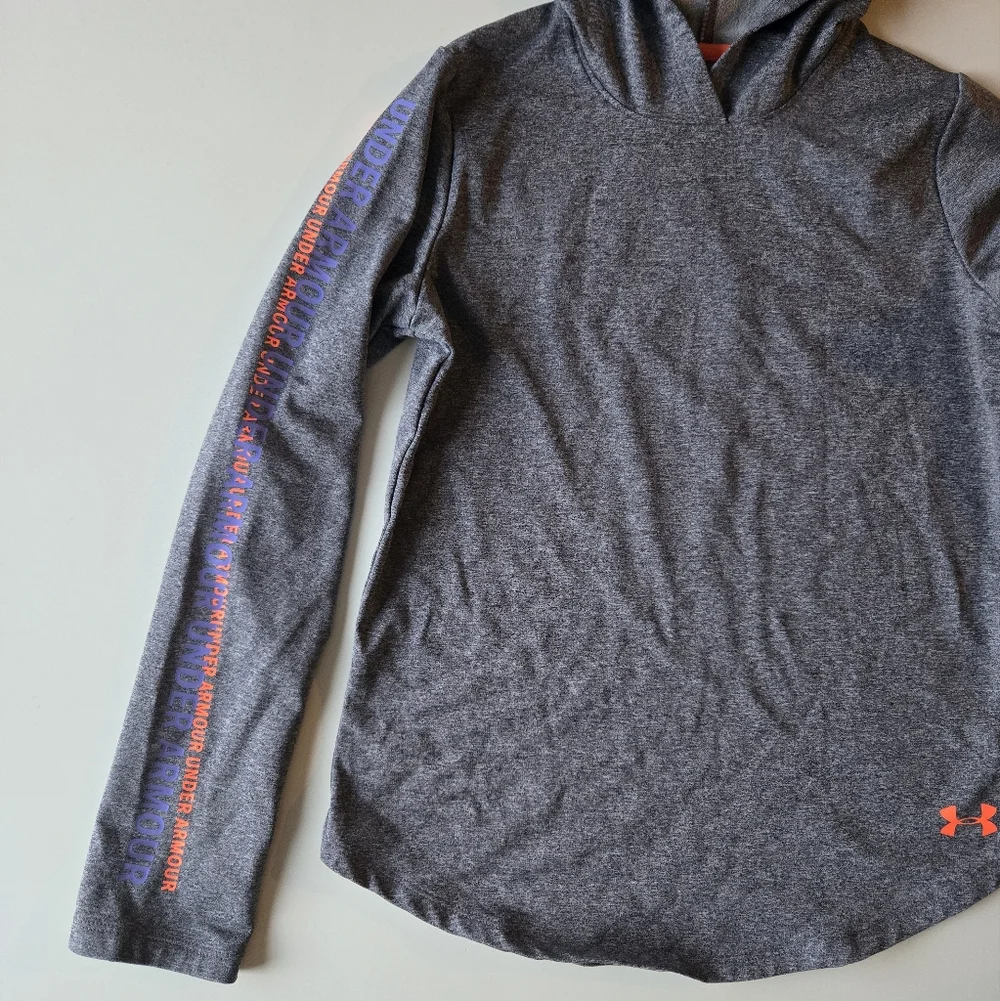 Under Armour Youth Medium Heather Grey Hoodie | Tech Fabric